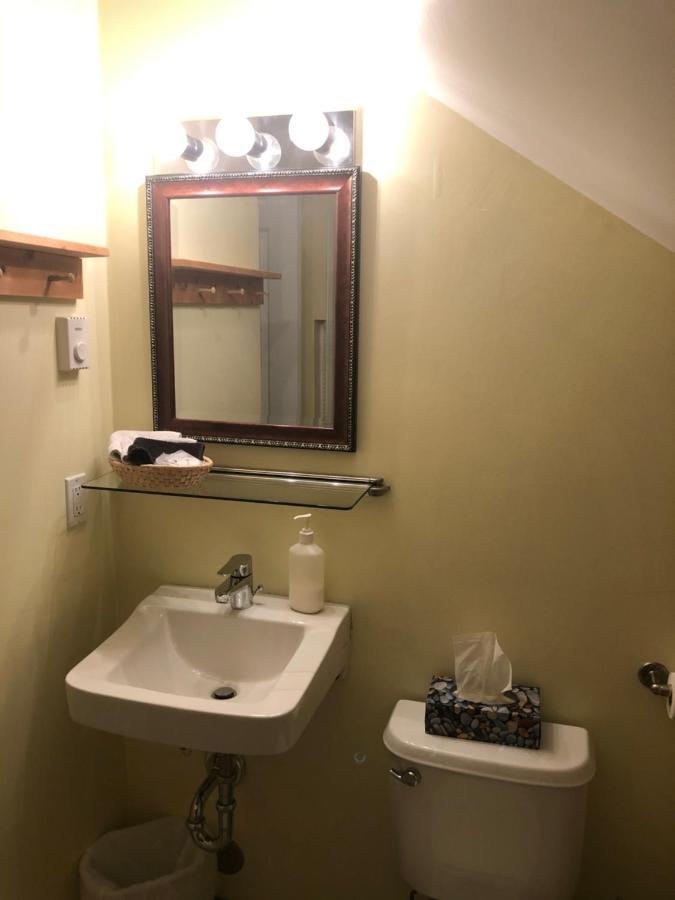 Crowsnest Vineyards Guesthouse Keremeos エクステリア 写真