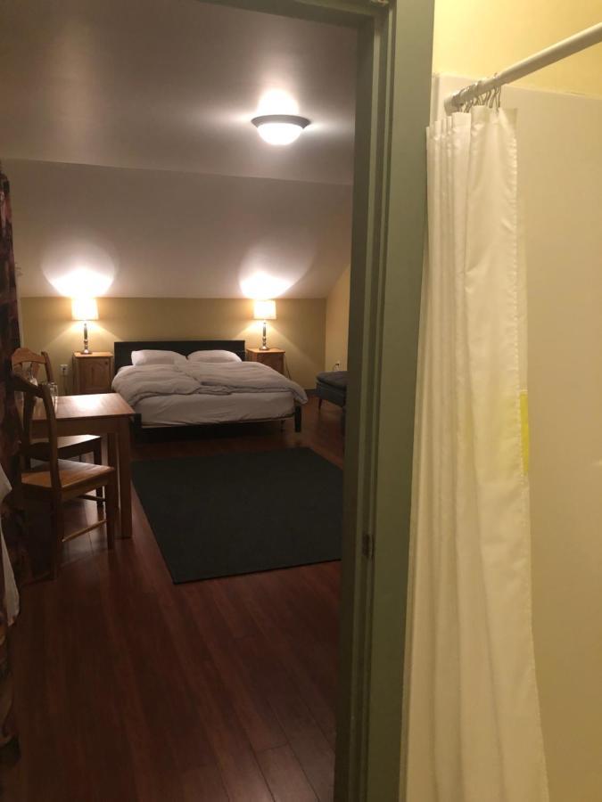 Crowsnest Vineyards Guesthouse Keremeos エクステリア 写真