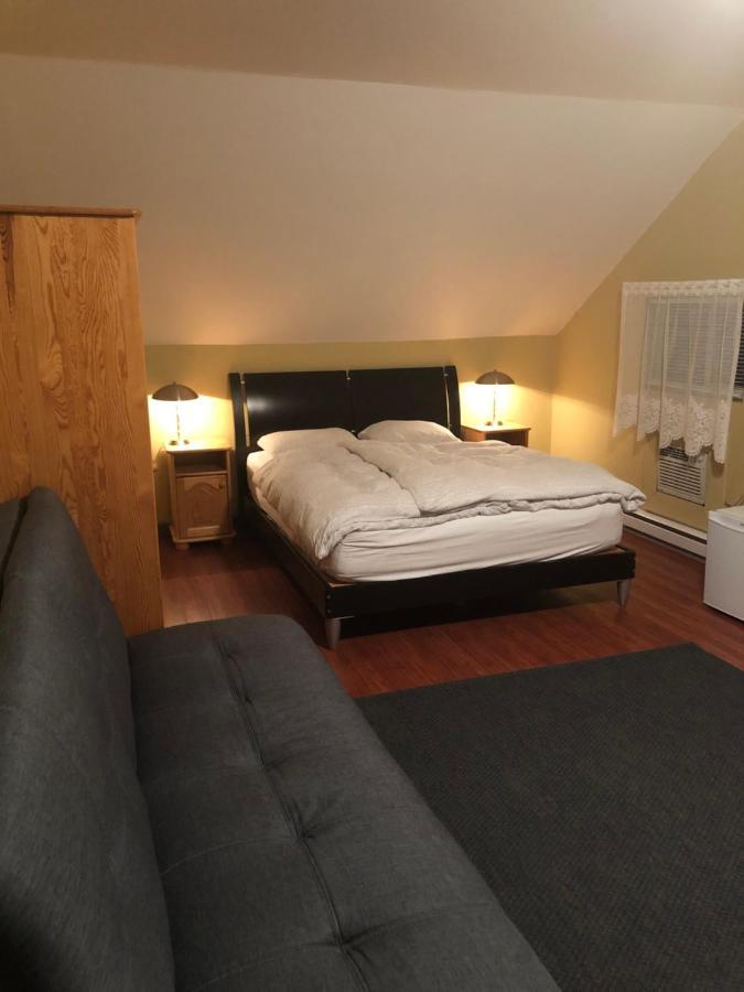 Crowsnest Vineyards Guesthouse Keremeos エクステリア 写真