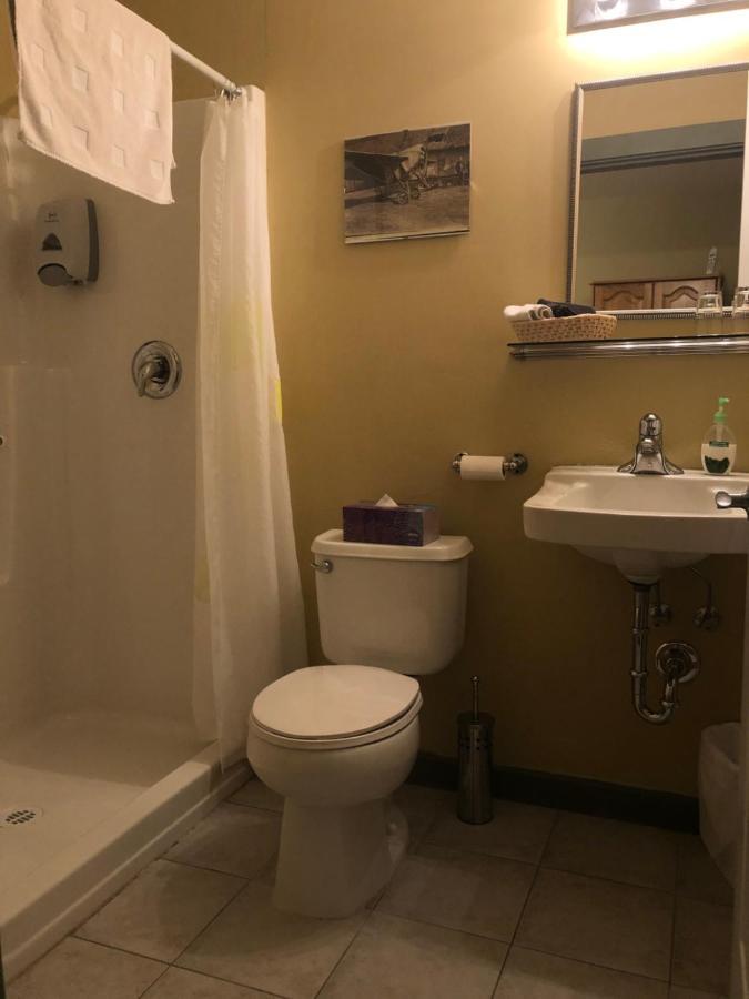Crowsnest Vineyards Guesthouse Keremeos エクステリア 写真