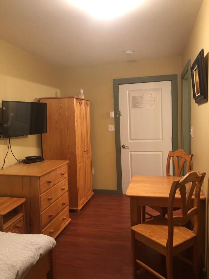 Crowsnest Vineyards Guesthouse Keremeos エクステリア 写真