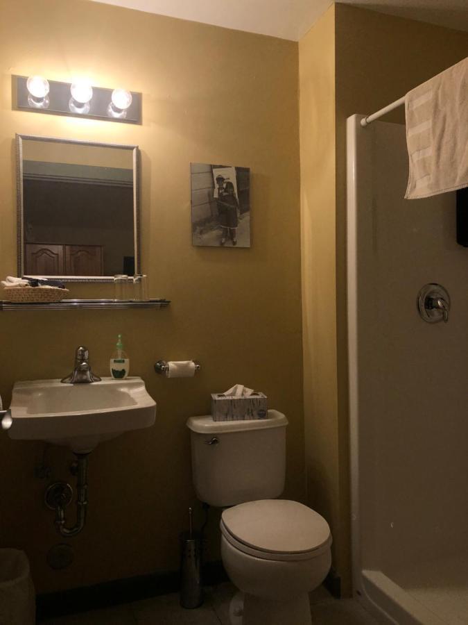 Crowsnest Vineyards Guesthouse Keremeos エクステリア 写真