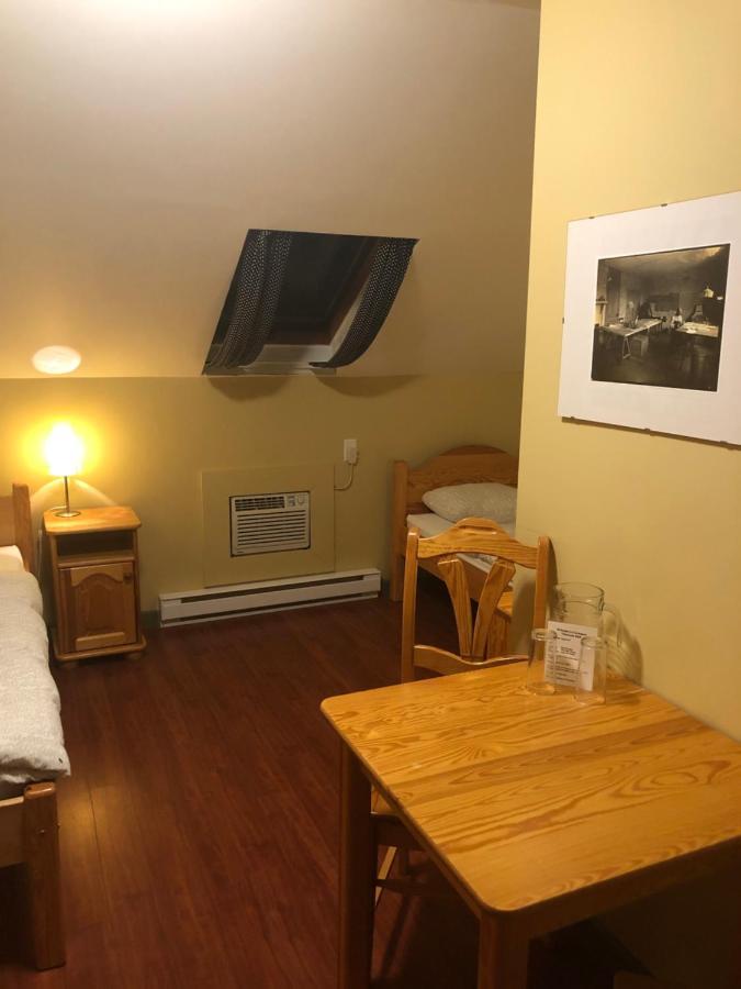 Crowsnest Vineyards Guesthouse Keremeos エクステリア 写真