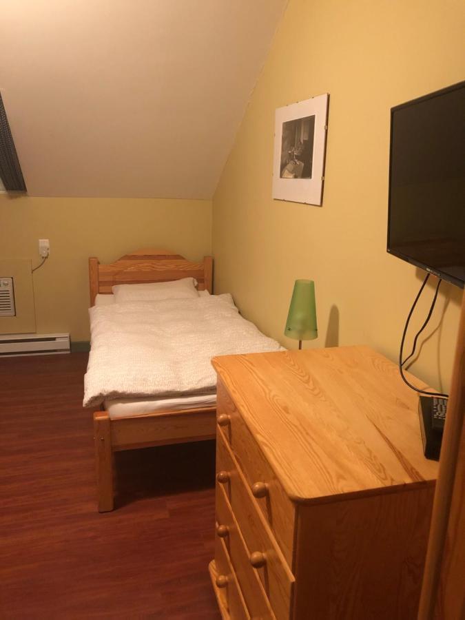 Crowsnest Vineyards Guesthouse Keremeos エクステリア 写真
