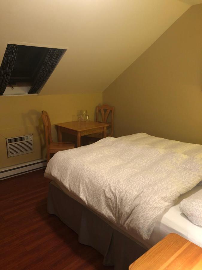 Crowsnest Vineyards Guesthouse Keremeos エクステリア 写真