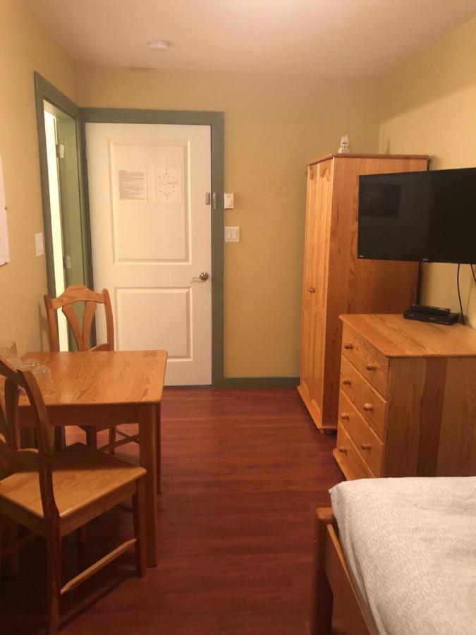 Crowsnest Vineyards Guesthouse Keremeos エクステリア 写真