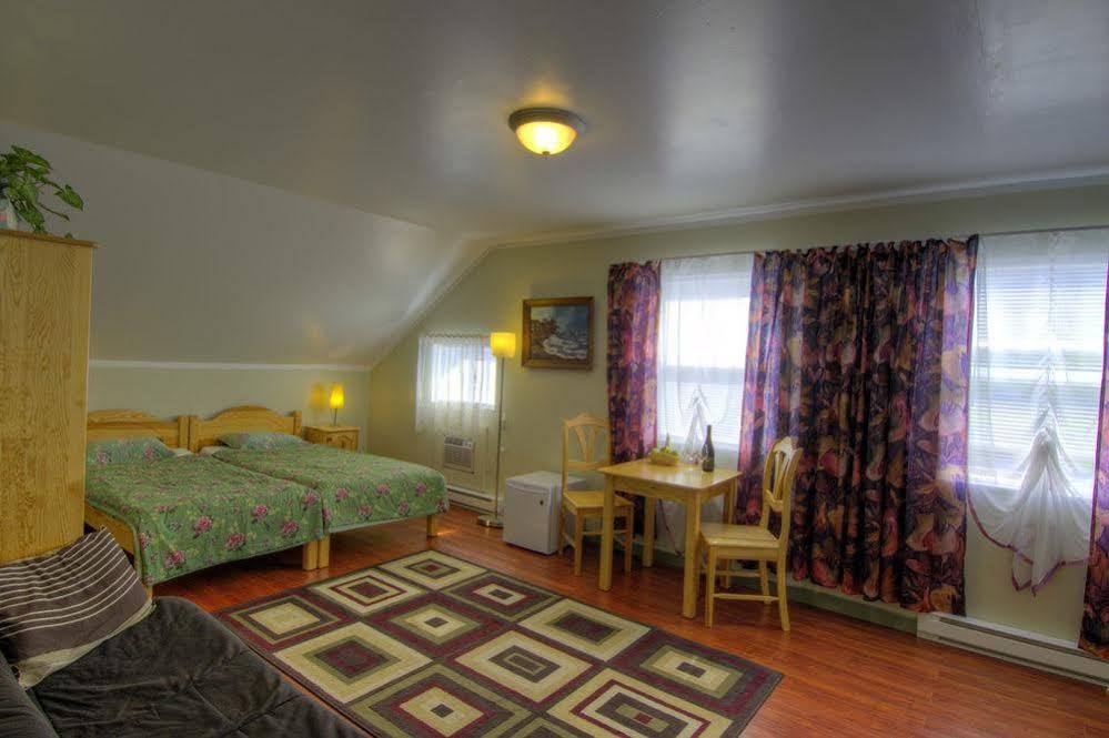 Crowsnest Vineyards Guesthouse Keremeos エクステリア 写真