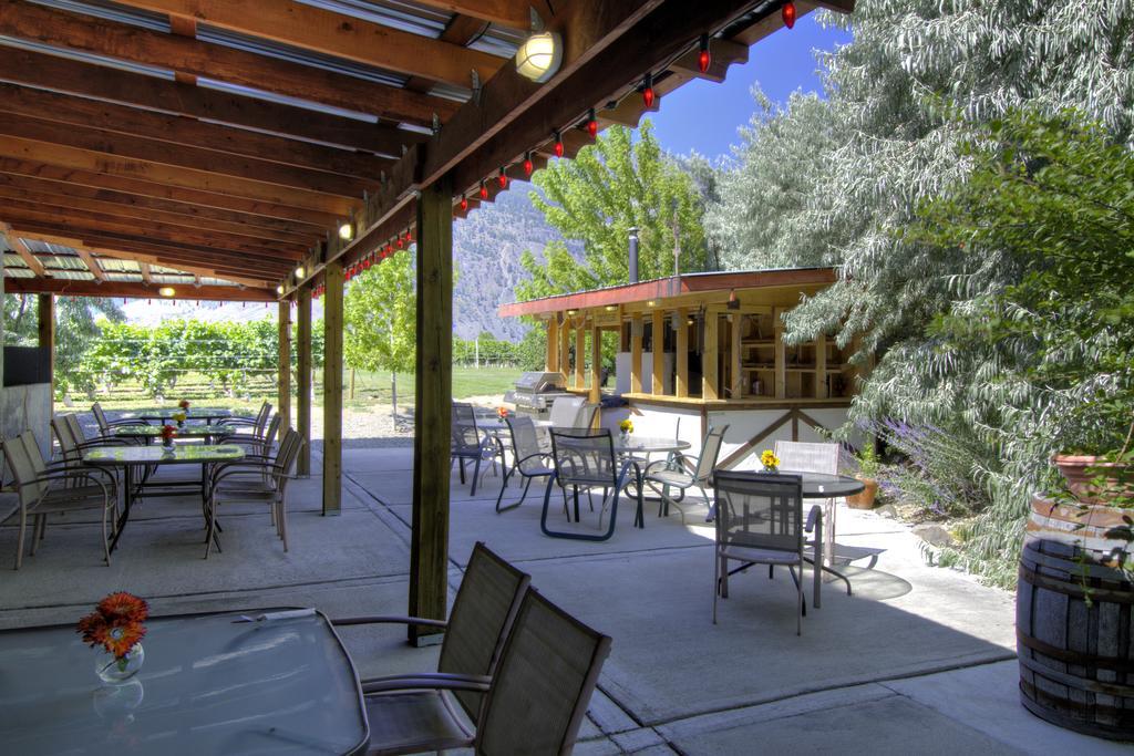 Crowsnest Vineyards Guesthouse Keremeos エクステリア 写真