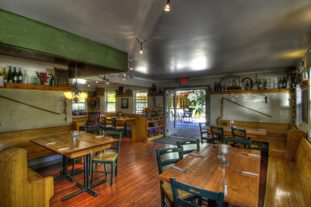 Crowsnest Vineyards Guesthouse Keremeos エクステリア 写真