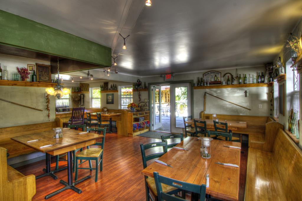 Crowsnest Vineyards Guesthouse Keremeos エクステリア 写真