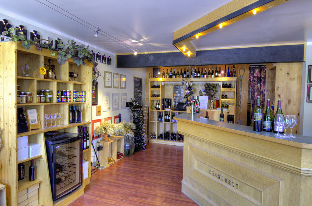 Crowsnest Vineyards Guesthouse Keremeos エクステリア 写真
