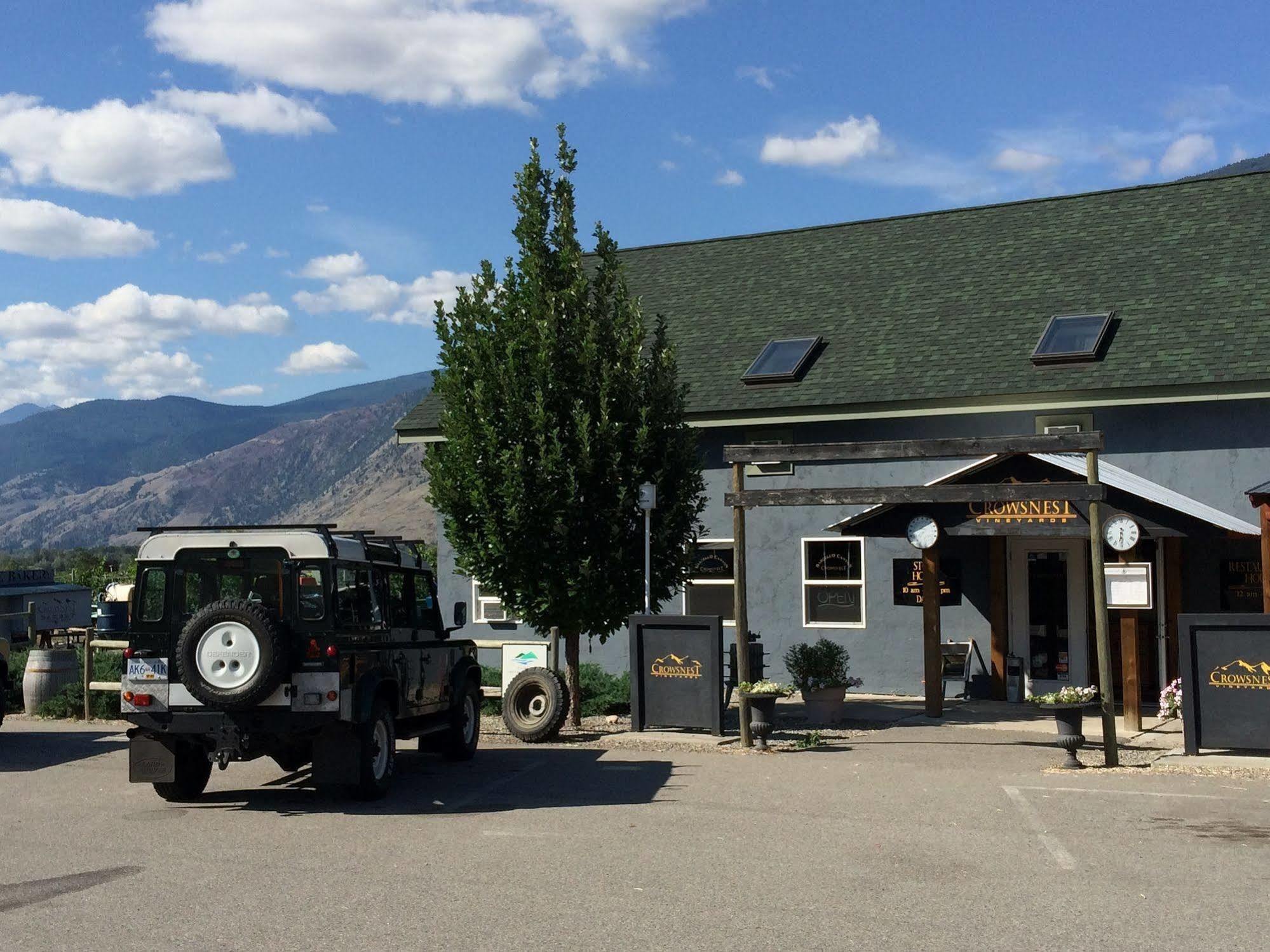 Crowsnest Vineyards Guesthouse Keremeos エクステリア 写真