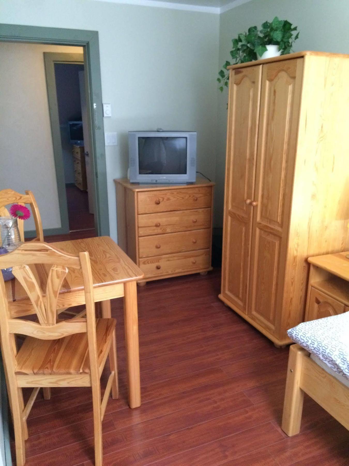 Crowsnest Vineyards Guesthouse Keremeos エクステリア 写真