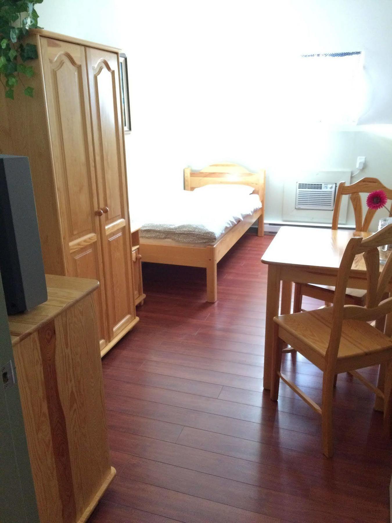 Crowsnest Vineyards Guesthouse Keremeos エクステリア 写真