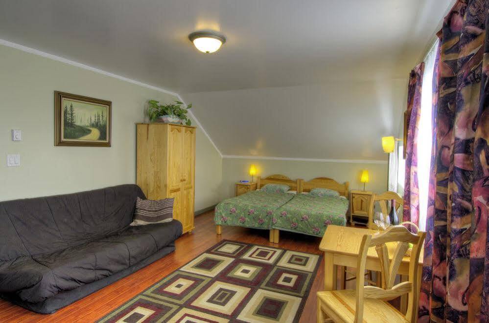 Crowsnest Vineyards Guesthouse Keremeos エクステリア 写真